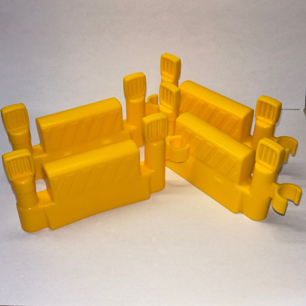 Fisher Price Little People yellow construction barriers replacement parts 4 pack